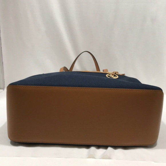 ❗️SALE❗️FIRM PRICE NWT Michael Kors large tote - Picture 7 of 8